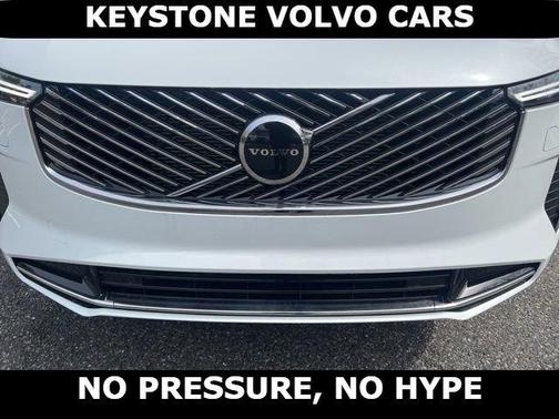 Crystal White 2026 Volvo XC90 B5 Core
