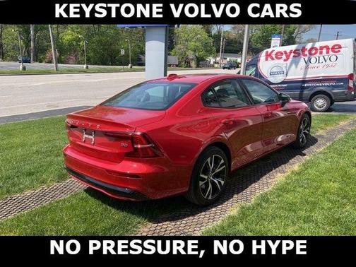 Fusion Red 2023 Volvo S60 B5 Core Dark Theme