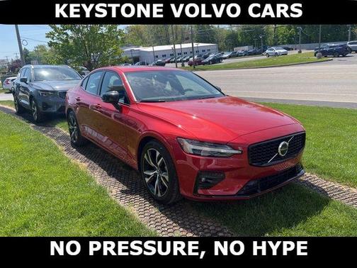 Fusion Red 2023 Volvo S60 B5 Core Dark Theme