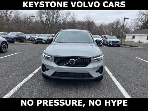 2026 Volvo XC40 B5 Plus