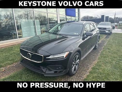 2025 Volvo V60 Cross Country Plus
