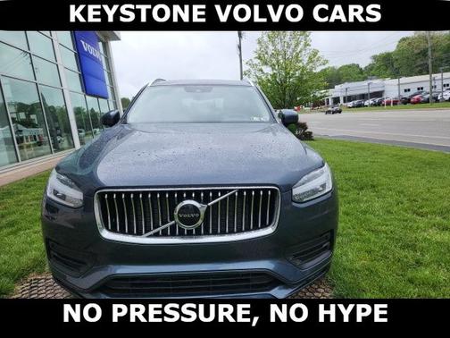 2022 Volvo XC90 T6 AWD Momentum 6 Seater