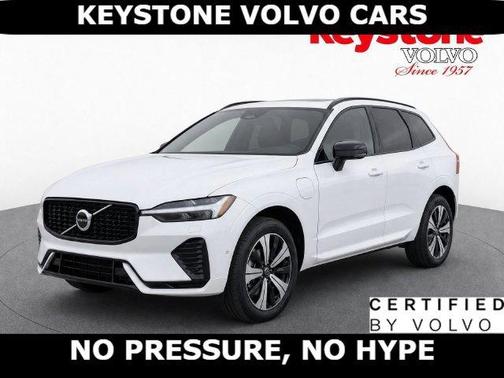 Crystal White 2023 Volvo XC60 Recharge Plug-In Hybrid T8 Plus Dark Theme