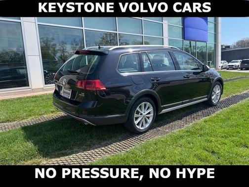 2017 Volkswagen Golf Alltrack TSI S