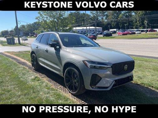 Vapour Grey 2026 Volvo XC60 B5 Ultra Black Edition