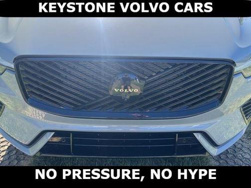 2026 Volvo XC60 B5 Ultra Black Edition