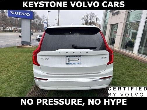 Crystal White 2025 Volvo XC90 B5 Core