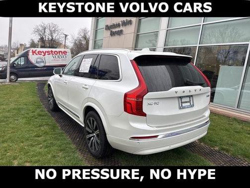 Crystal White 2025 Volvo XC90 B5 Core