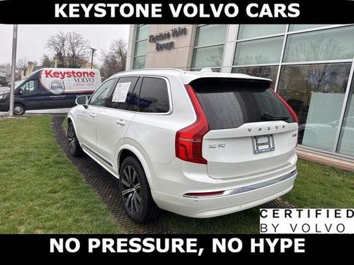 Crystal White 2025 Volvo XC90 B5 Core