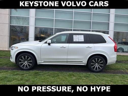 Crystal White 2025 Volvo XC90 B5 Core