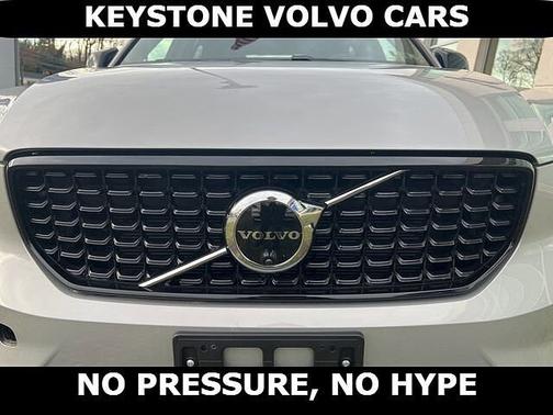 2025 Volvo XC40 Plus