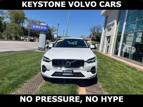 Crystal White 2023 Volvo XC60 B5 Core