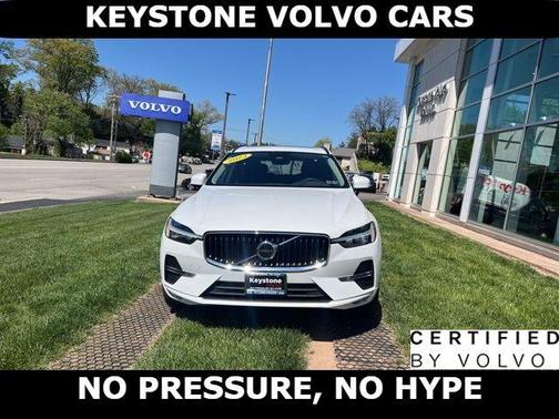 Crystal White 2023 Volvo XC60 B5 Core