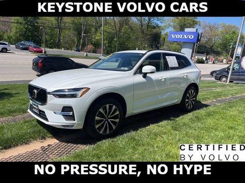 Crystal White 2023 Volvo XC60 B5 Core