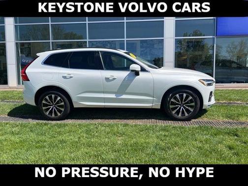 Crystal White 2023 Volvo XC60 B5 Core