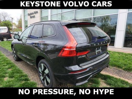 2025 Volvo XC60 Plug-In Hybrid T8 Plus