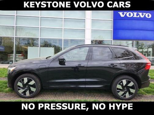 2025 Volvo XC60 Plug-In Hybrid T8 Plus
