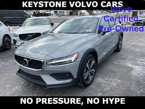 2025 Volvo V60 Cross Country Plus