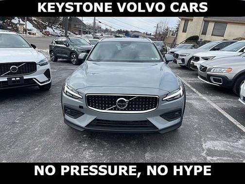 2025 Volvo V60 Cross Country Plus