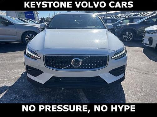 2025 Volvo V60 Cross Country Plus
