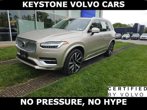 Bright 2023 Volvo XC90 B5 Plus