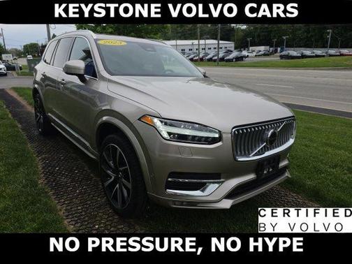 Bright 2023 Volvo XC90 B5 Plus