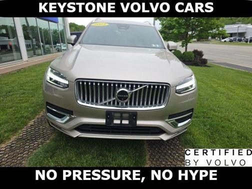 Bright 2023 Volvo XC90 B5 Plus