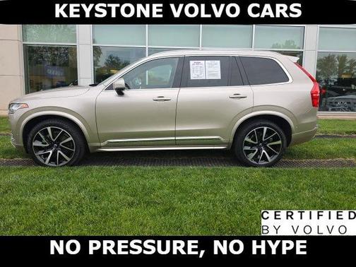 Bright 2023 Volvo XC90 B5 Plus