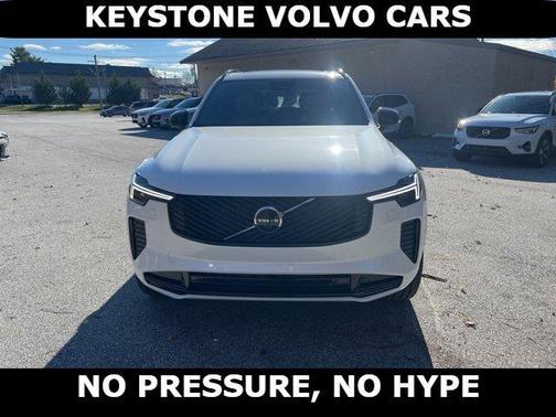 Crystal White 2026 Volvo XC90 B6 Ultra Dark Theme 7-Seater