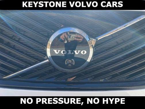 Crystal White 2026 Volvo XC90 B6 Ultra Dark Theme 7-Seater