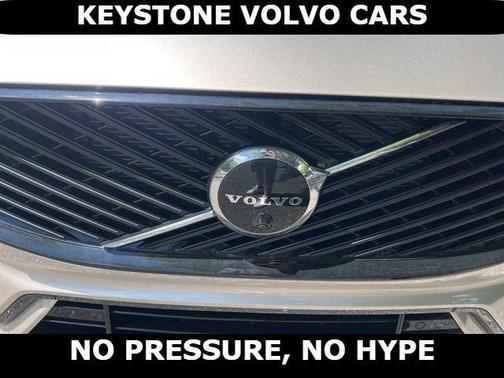 Bright 2026 Volvo XC60 B5 Plus