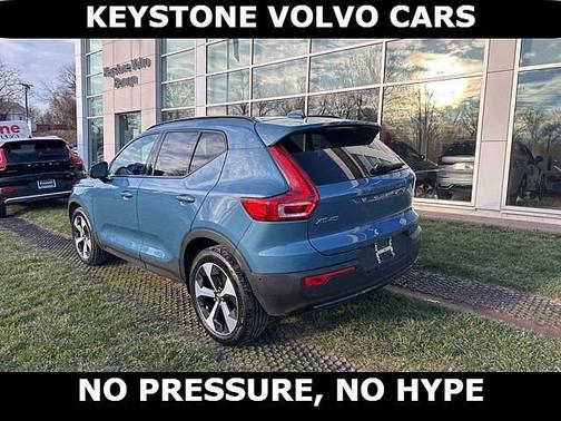 2025 Volvo XC40 Plus