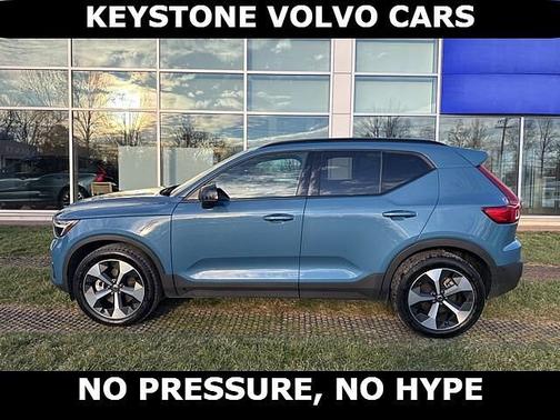 2025 Volvo XC40 Plus