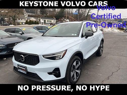 2025 Volvo XC40 Plus