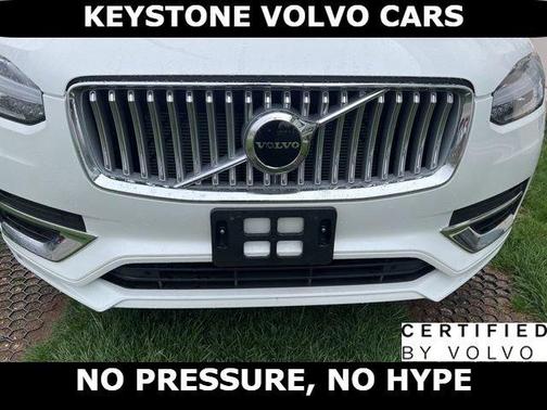 Crystal White 2025 Volvo XC90 B5 Core