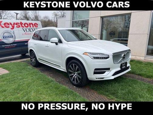 Crystal White 2025 Volvo XC90 B5 Core