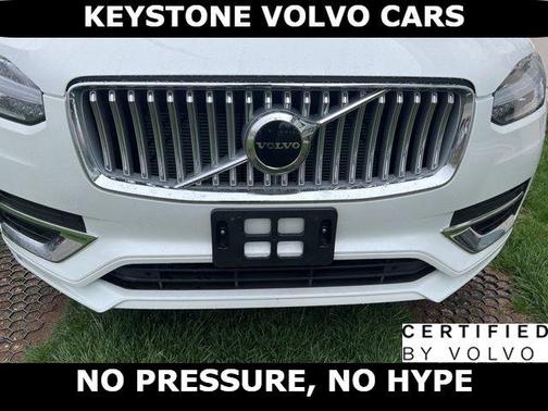 Crystal White 2025 Volvo XC90 B5 Core