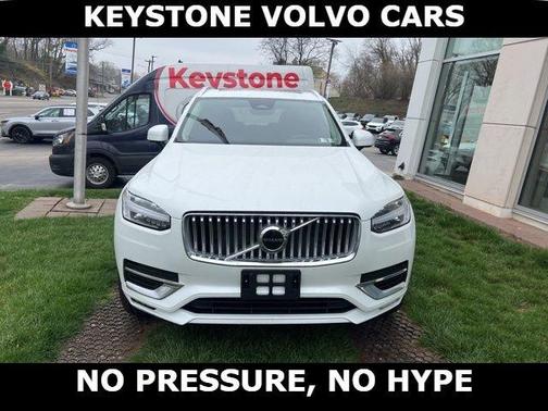 Crystal White 2025 Volvo XC90 B5 Core