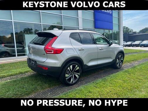 Silver 2023 Volvo XC40 B5 Ultimate Dark Theme