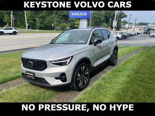 Silver 2023 Volvo XC40 B5 Ultimate Dark Theme