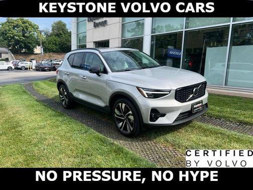 Silver 2023 Volvo XC40 B5 Ultimate Dark Theme