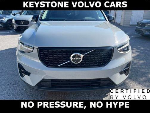 Vapour Grey 2026 Volvo XC40 B5 Plus