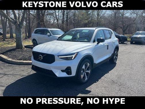 2026 Volvo XC40 B5 Plus