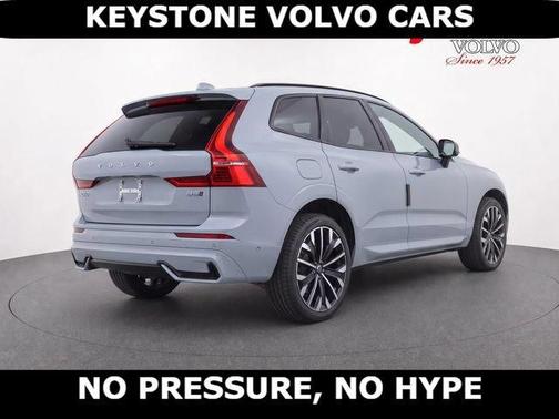 Vapour Grey 2027 Volvo XC60 B5 ULTRA