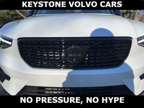 2026 Volvo XC40 B5 Ultra Black Edition
