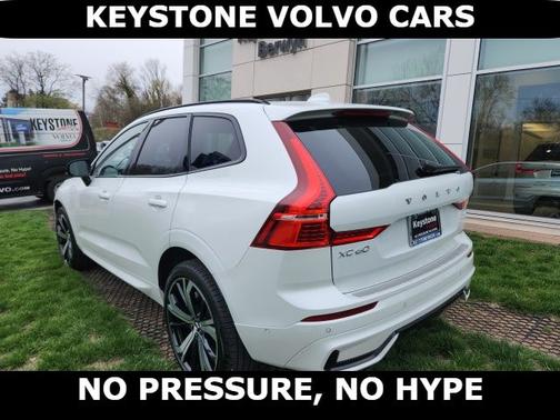 2024 Volvo XC60 Recharge Plug-In Hybrid T8 Ultimate Dark
