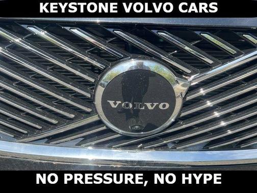 Onyx Black 2026 Volvo XC90 Plug-In Hybrid T8 Plus 7-Seater