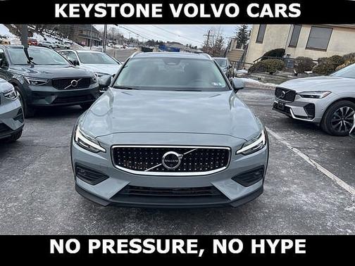 2025 Volvo V60 Cross Country Plus