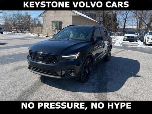 2026 Volvo XC40 B5 Ultra Black Edition