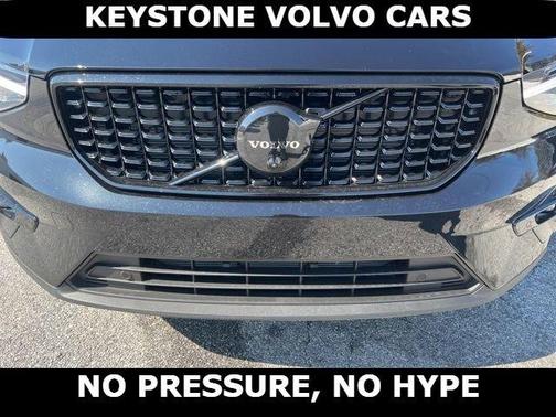 2026 Volvo XC40 B5 Ultra Black Edition